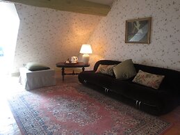 Chateau De Vauloge