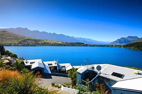 Spinnaker Bay Apartments