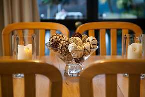 Spinnaker Bay Apartments