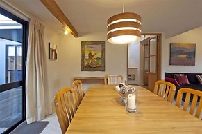 Spinnaker Bay Apartments