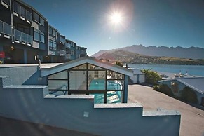 Spinnaker Bay Apartments