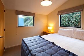 Spinnaker Bay Apartments