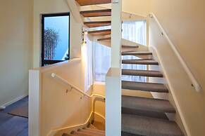 Spinnaker Bay Apartments