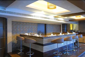 Peninsula Grand Hotel