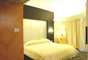 Peninsula Grand Hotel