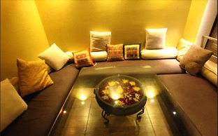 Peninsula Grand Hotel