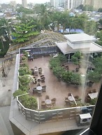 Peninsula Grand Hotel