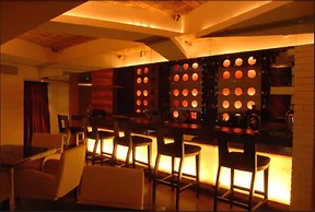 Peninsula Grand Hotel