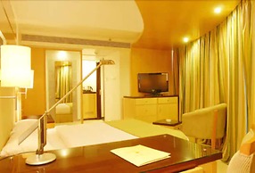 Peninsula Grand Hotel