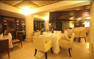 Peninsula Grand Hotel