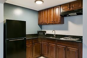 HomeTowne Studios by Red Roof Denver, PA