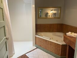 The Cottage @ 241 North