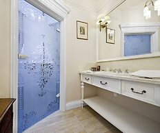 The Bonerowski Palace Boutique Hotel