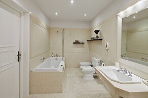 The Bonerowski Palace Boutique Hotel