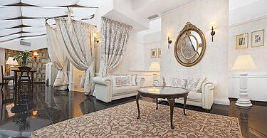 The Bonerowski Palace Boutique Hotel