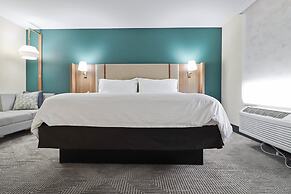 Holiday Inn Quincy East by IHG