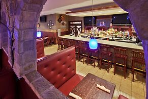 Holiday Inn Quincy East by IHG
