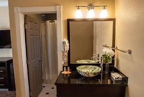 Marinwood Inn & Suites