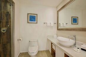 Waves Resort & Spa, Barbados, An Autograph Collection® All-Inclusive R