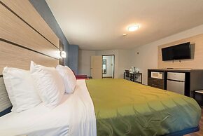 Quality Inn & Suites Manitou Springs at Pikes Peak