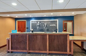 Hampton Inn & Suites Madisonville