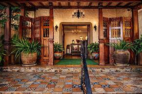 Los Robles Charming Colonial Boutique Hotel