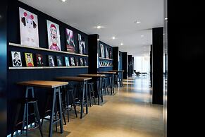 citizenM Schiphol Airport