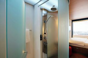 citizenM Schiphol Airport