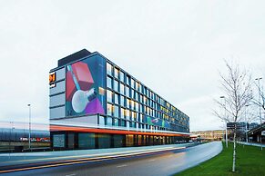 citizenM Schiphol Airport