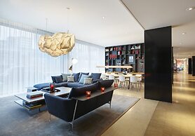 citizenM Schiphol Airport