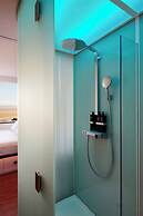 citizenM Schiphol Airport