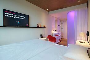 citizenM Schiphol Airport