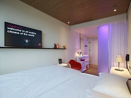 citizenM Schiphol Airport