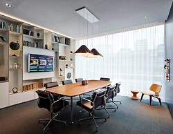 citizenM Schiphol Airport