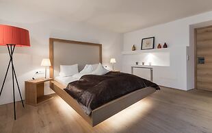 Hotel Strasserwirt Ansitz zu Tirol