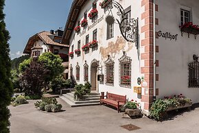Hotel Strasserwirt Ansitz zu Tirol