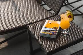 Adelphi Suites Bangkok