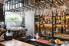 Adelphi Suites Bangkok