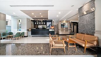 Adelphi Suites Bangkok