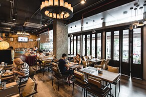 Adelphi Suites Bangkok