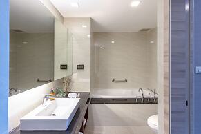 Adelphi Suites Bangkok