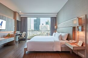 Adelphi Suites Bangkok