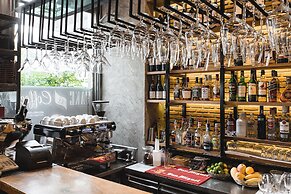 Adelphi Suites Bangkok
