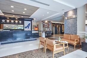 Adelphi Suites Bangkok