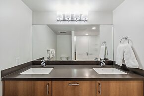 Kahana Falls Maui by VRI Americas