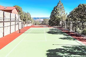 Crown Point Resort