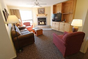 Crown Point Resort