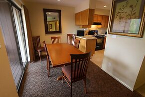 Crown Point Resort