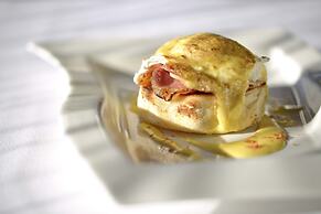 Azura Benguerra Island