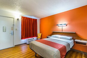 Motel 6 Mount Vernon, IL